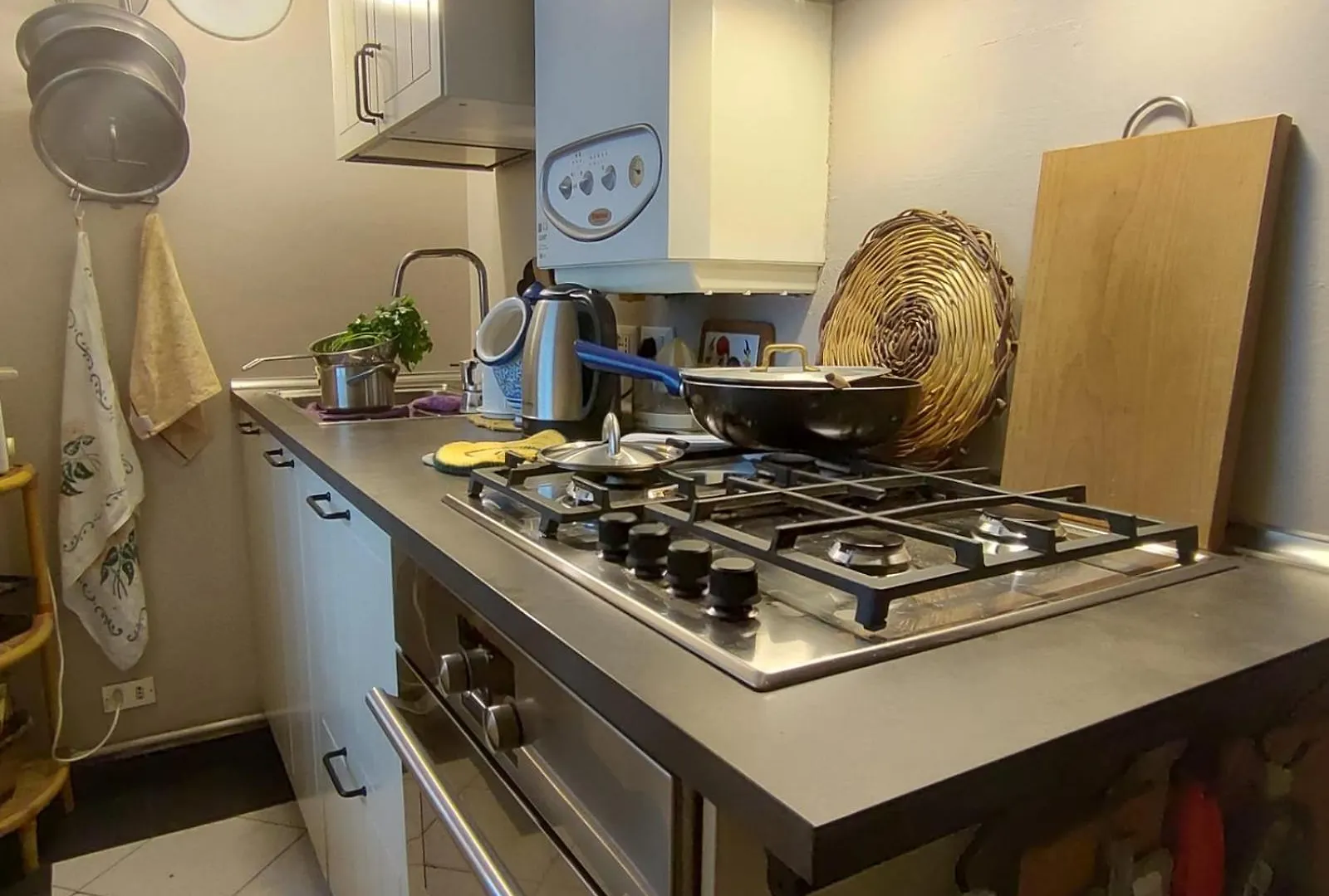 Borgo Pignolo - Room In Apartment With Private Bathroom And Shared Shower Bergamo 0*,  Italy
